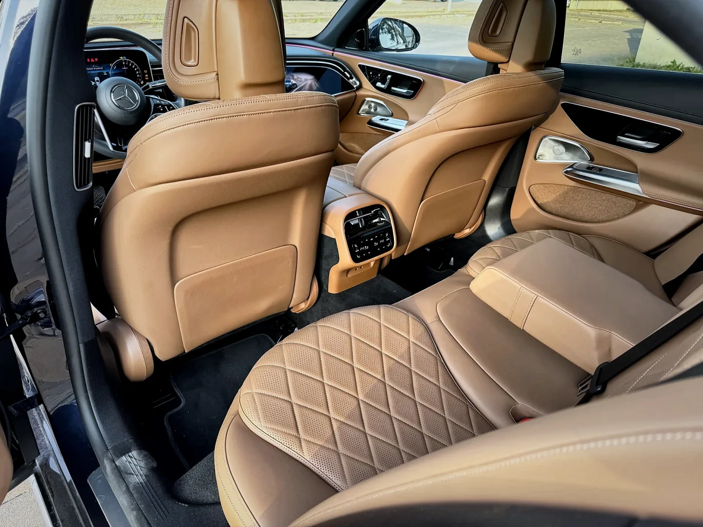 Mercedes E 300 e 4MATIC zaskoczył. Ponad 100 km na prądzie! Mercedes-Benz Klasa E 300 e 4MATIC