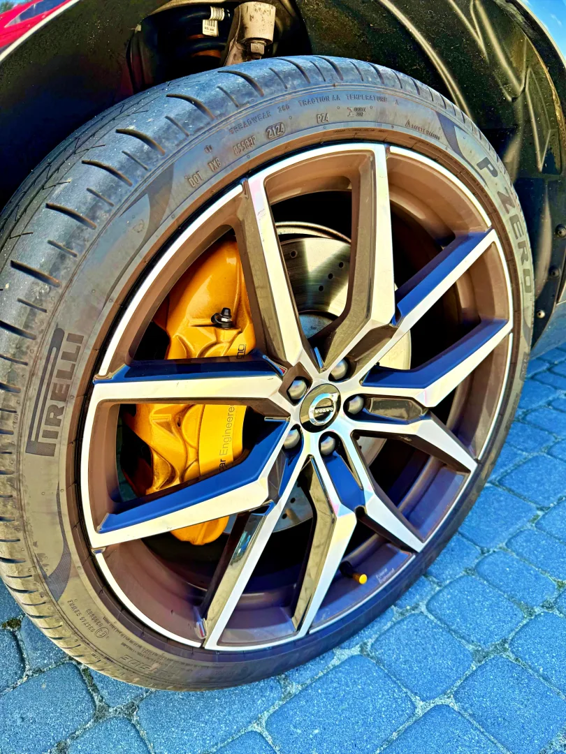Jeździłem Volvo XC60 T8 Polestar. Potrzebujesz tych 455 KM? Volvo XC60 T8 eAWD Polestar Engineered