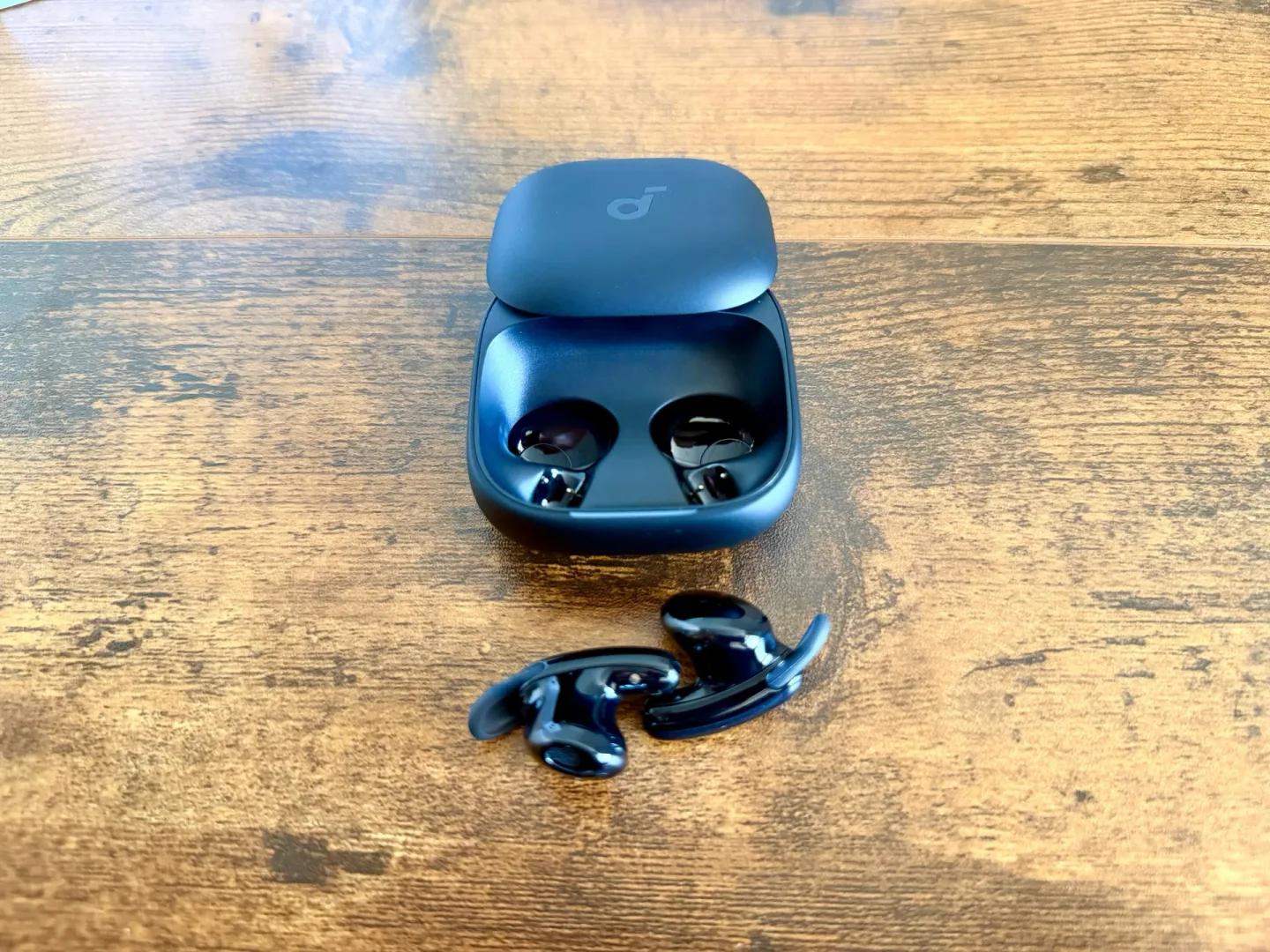 Słuchawki douszne z ANC Soundcore Liberty Buds. 