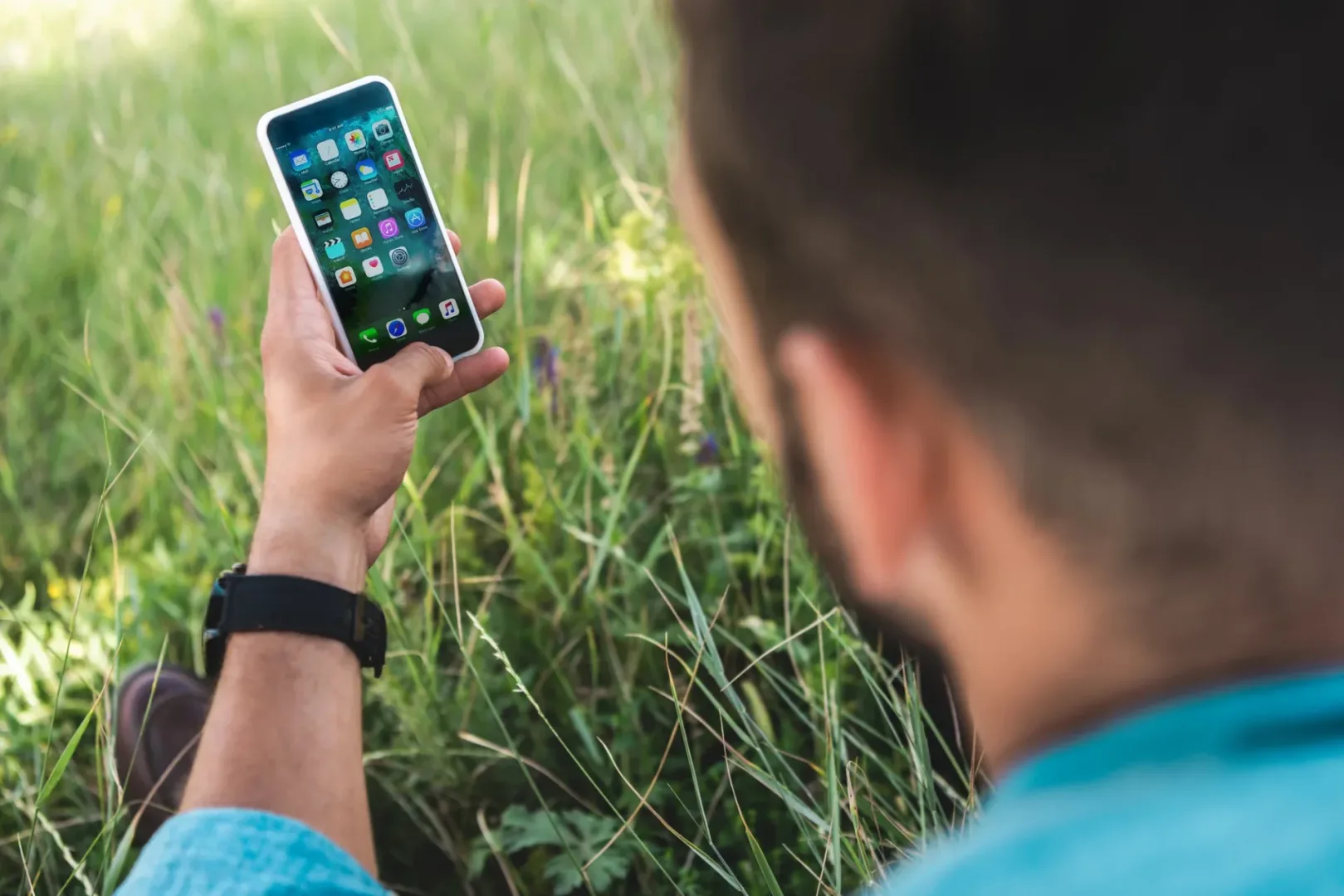 Spadek wydajności w starszym iPhone? To może być wina zużytego ogniwa Apple iPhone działa wolno? To wina baterii.