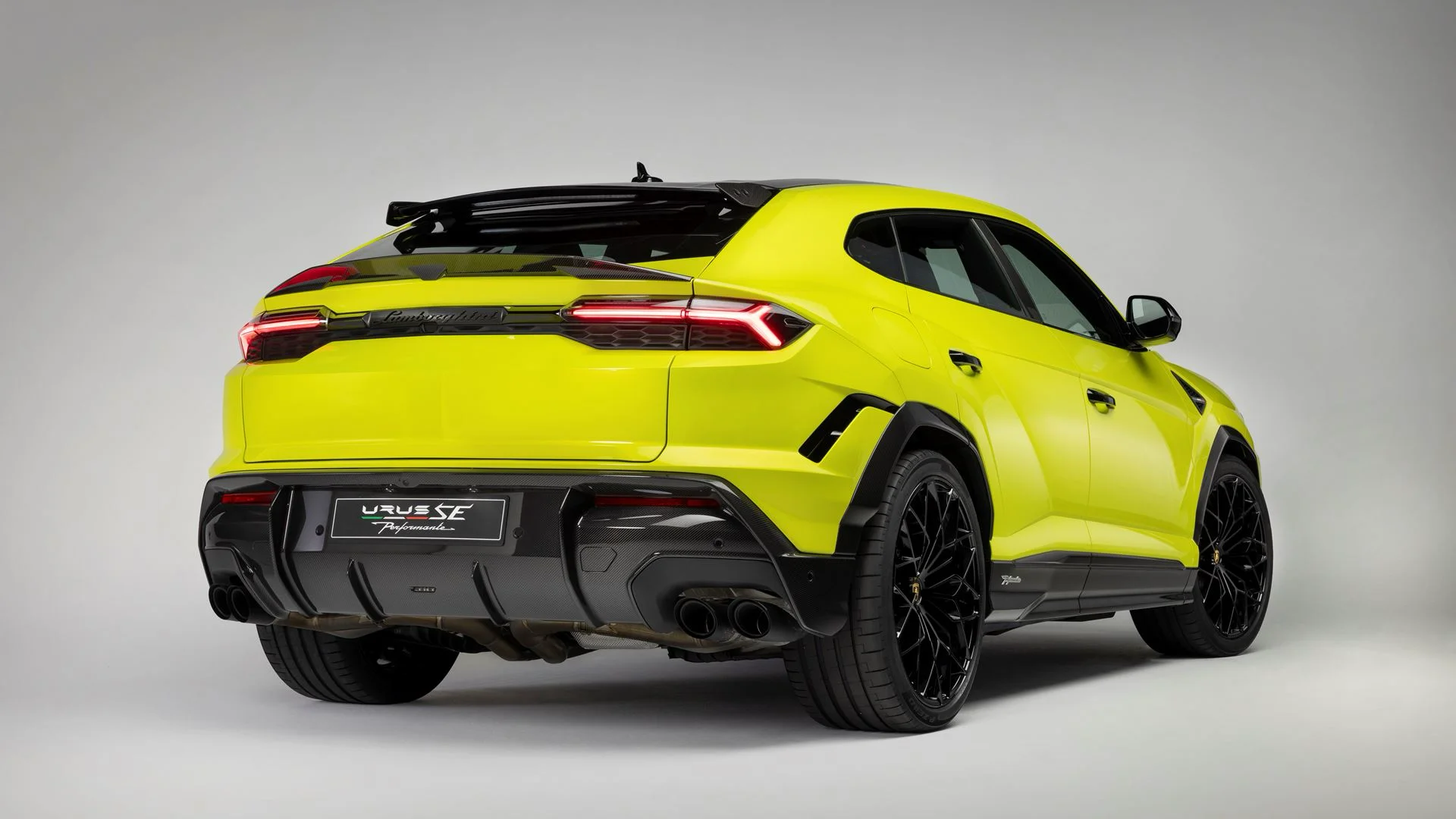 Lamborghini Urus SE Performante