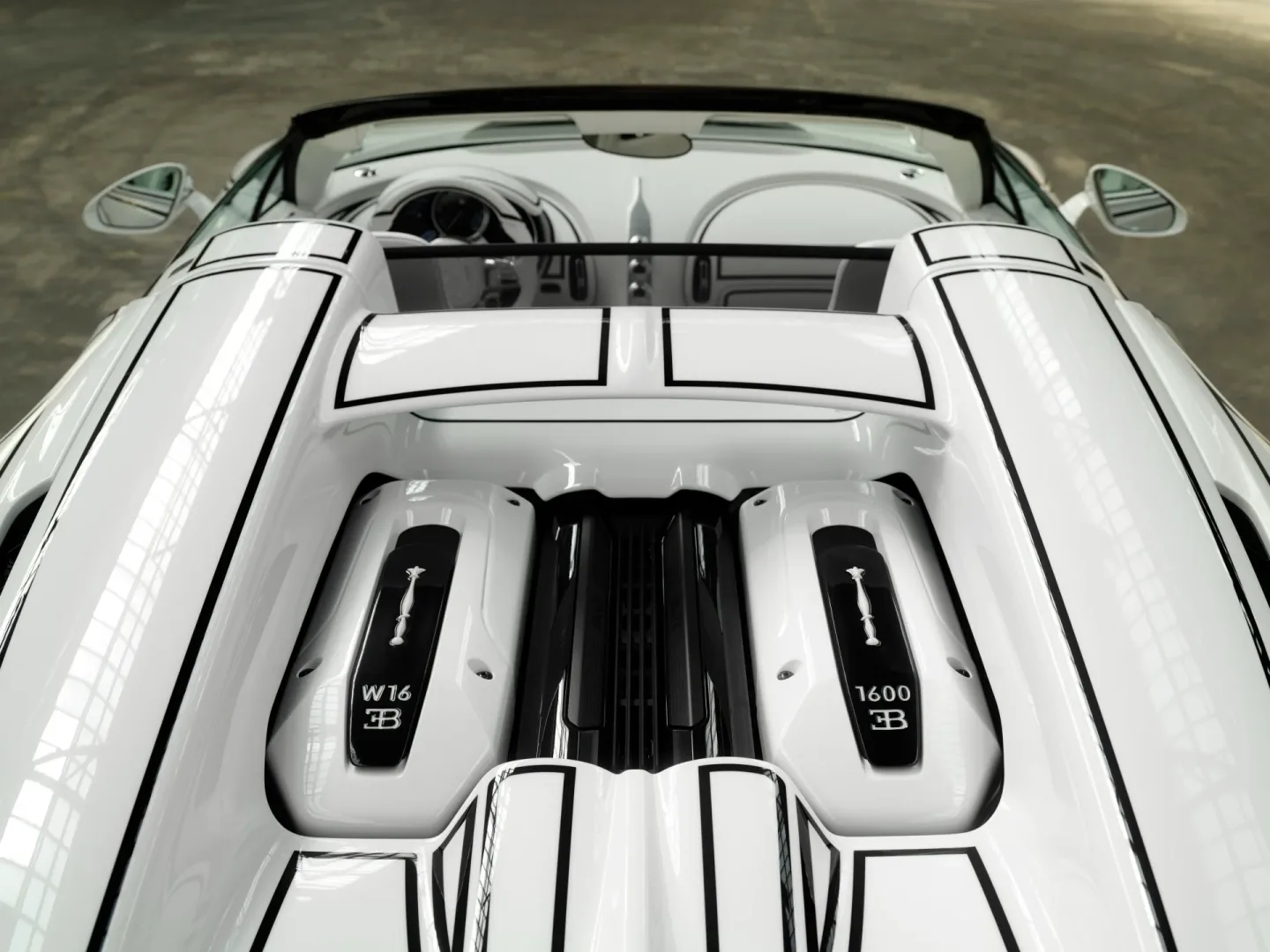 Bugatti z porcelaną. Tak wygląda luksus bez limitu. Zobacz Bugatti W16 Mistral Blanc Éternel
