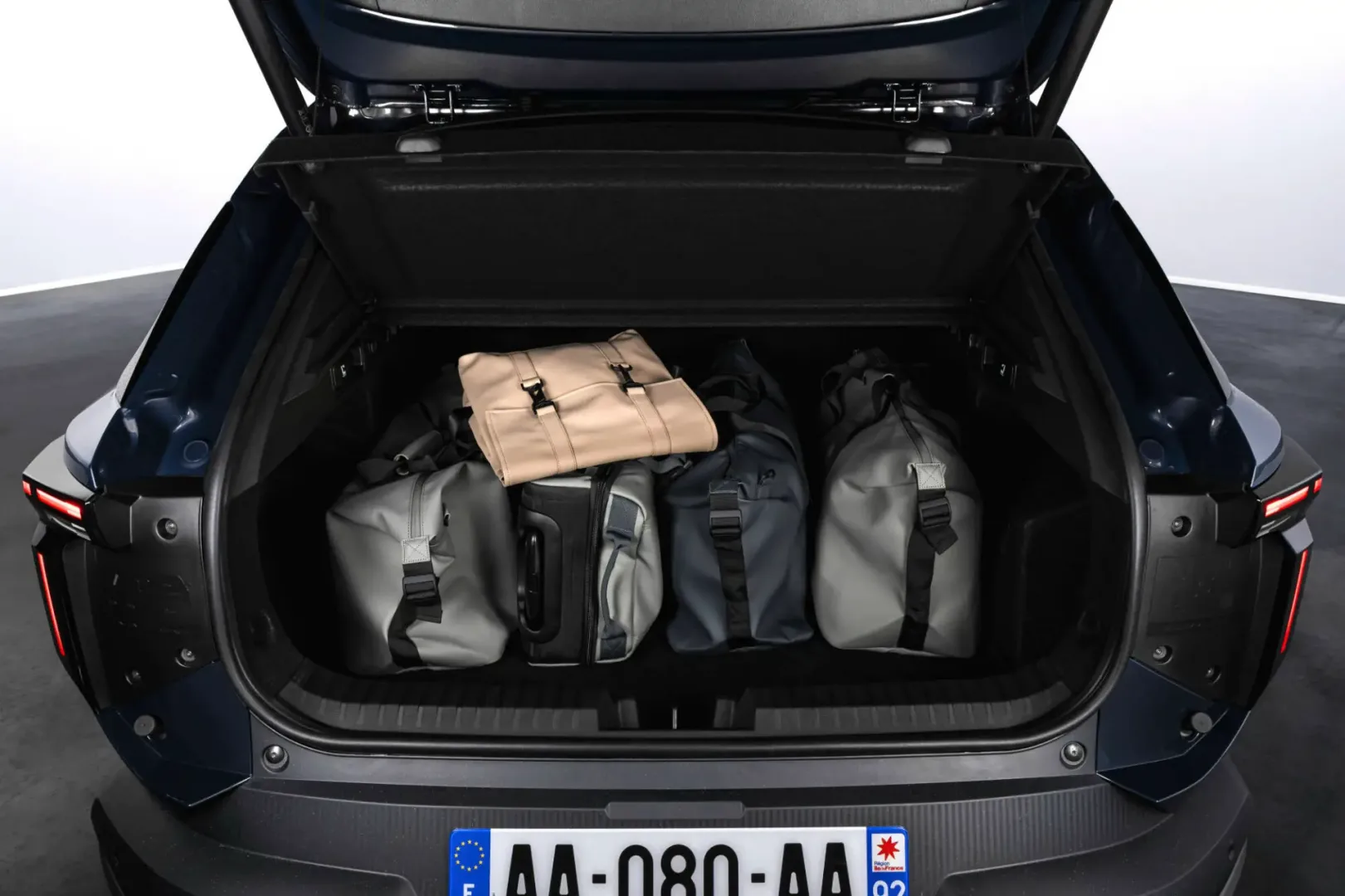 Dacia Striker. Dacia robi auto dla tych, którym SUV-y odjechały ceną Dacia Striker