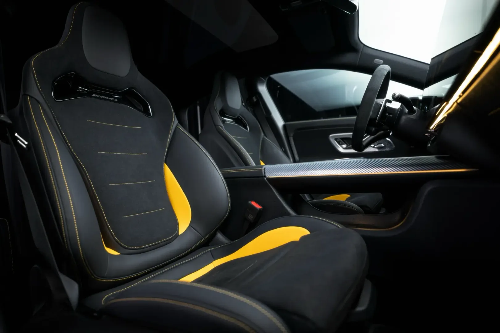 Mercedes-AMG CLA 45 4MATIC+. To EV udaje prawdziwe AMG Mercedes-AMG CLA 45 4MATIC+