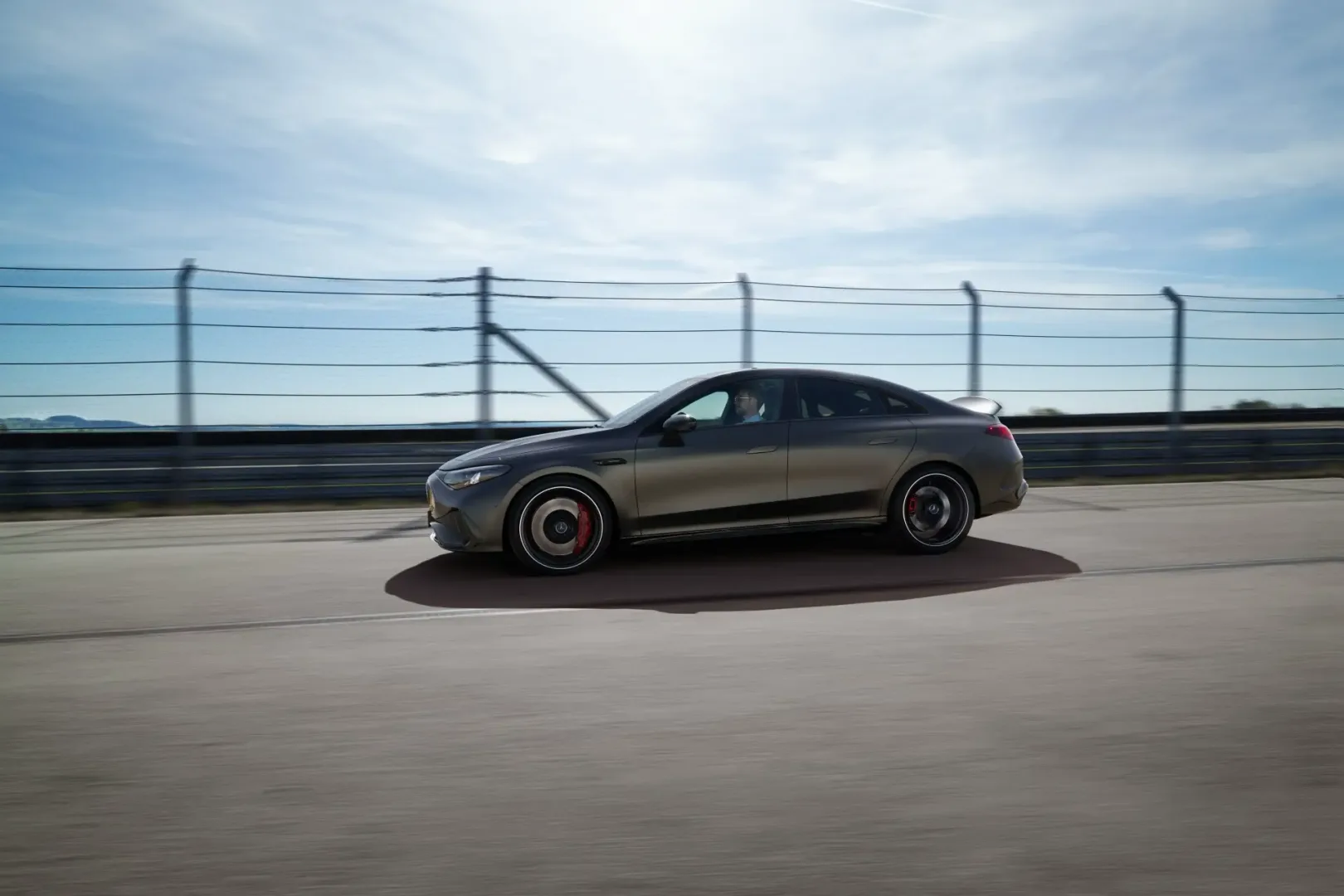 Mercedes-AMG CLA 45 4MATIC+. To EV udaje prawdziwe AMG Mercedes-AMG CLA 45 4MATIC+