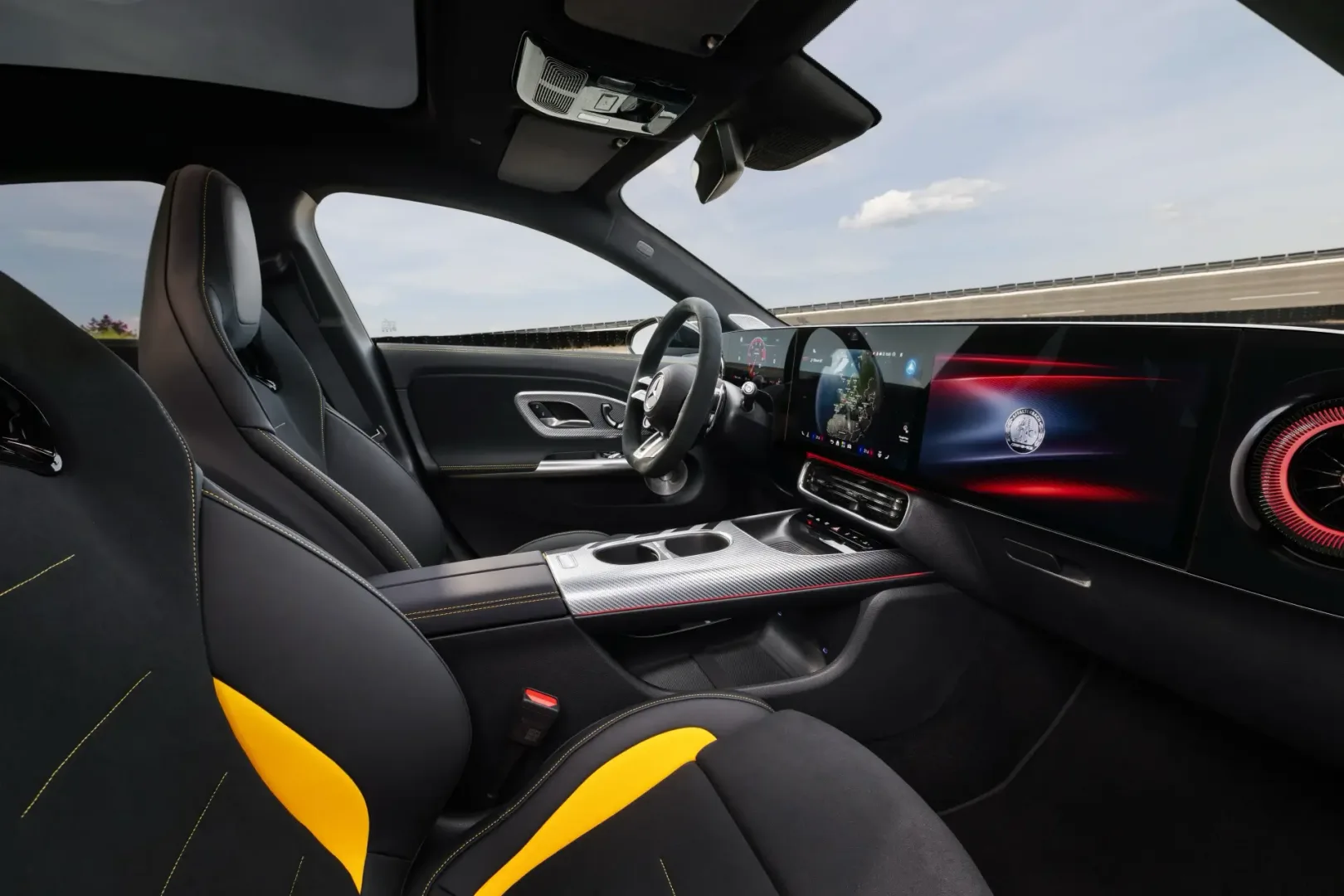 Mercedes-AMG CLA 45 4MATIC+. To EV udaje prawdziwe AMG Mercedes-AMG CLA 45 4MATIC+