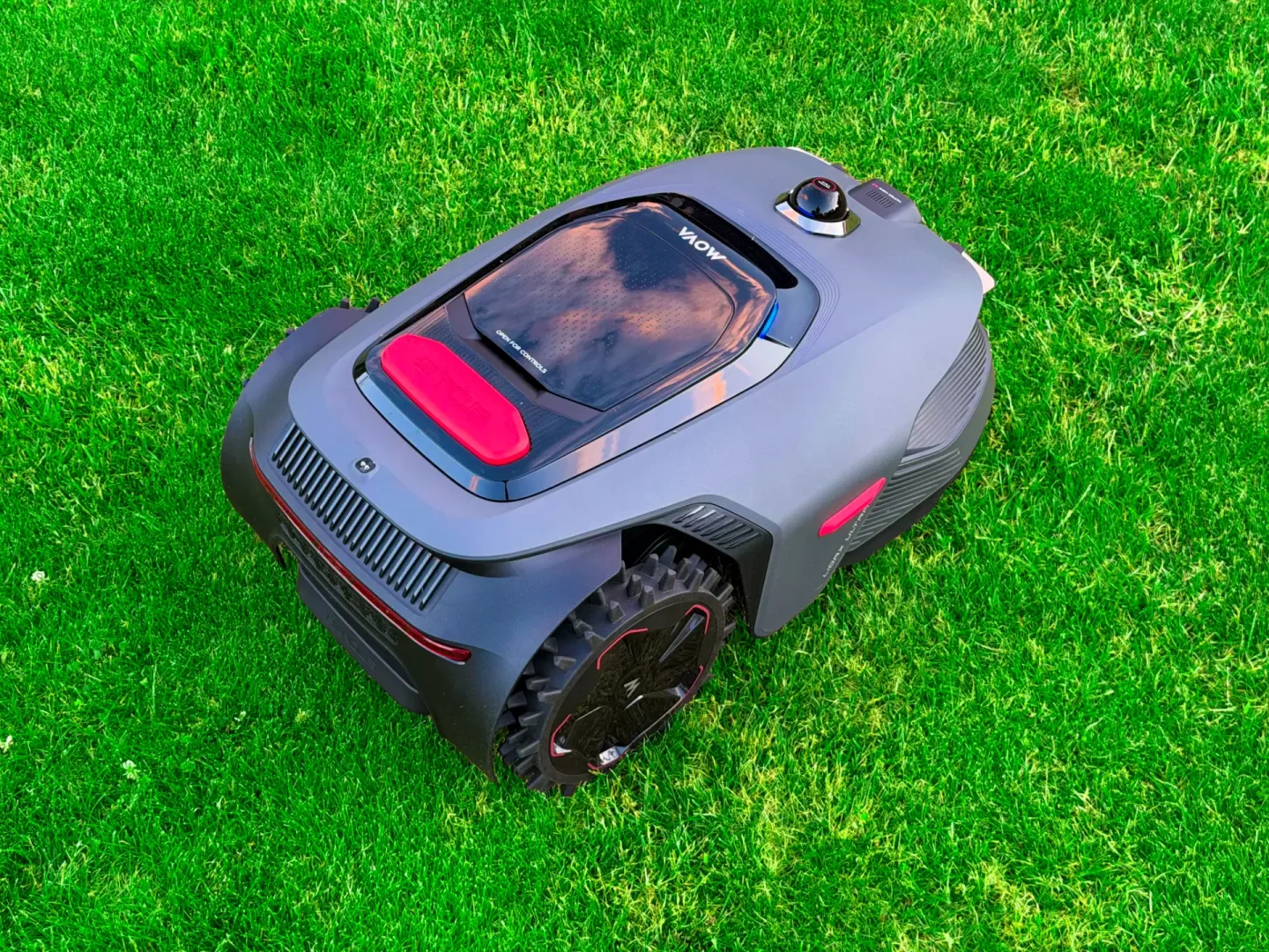 MOVA LiDAX Ultra 1600 kosi po cichu. Ty masz wolną sobotę Robot koszący MOVA LiDAX Ultra 1600