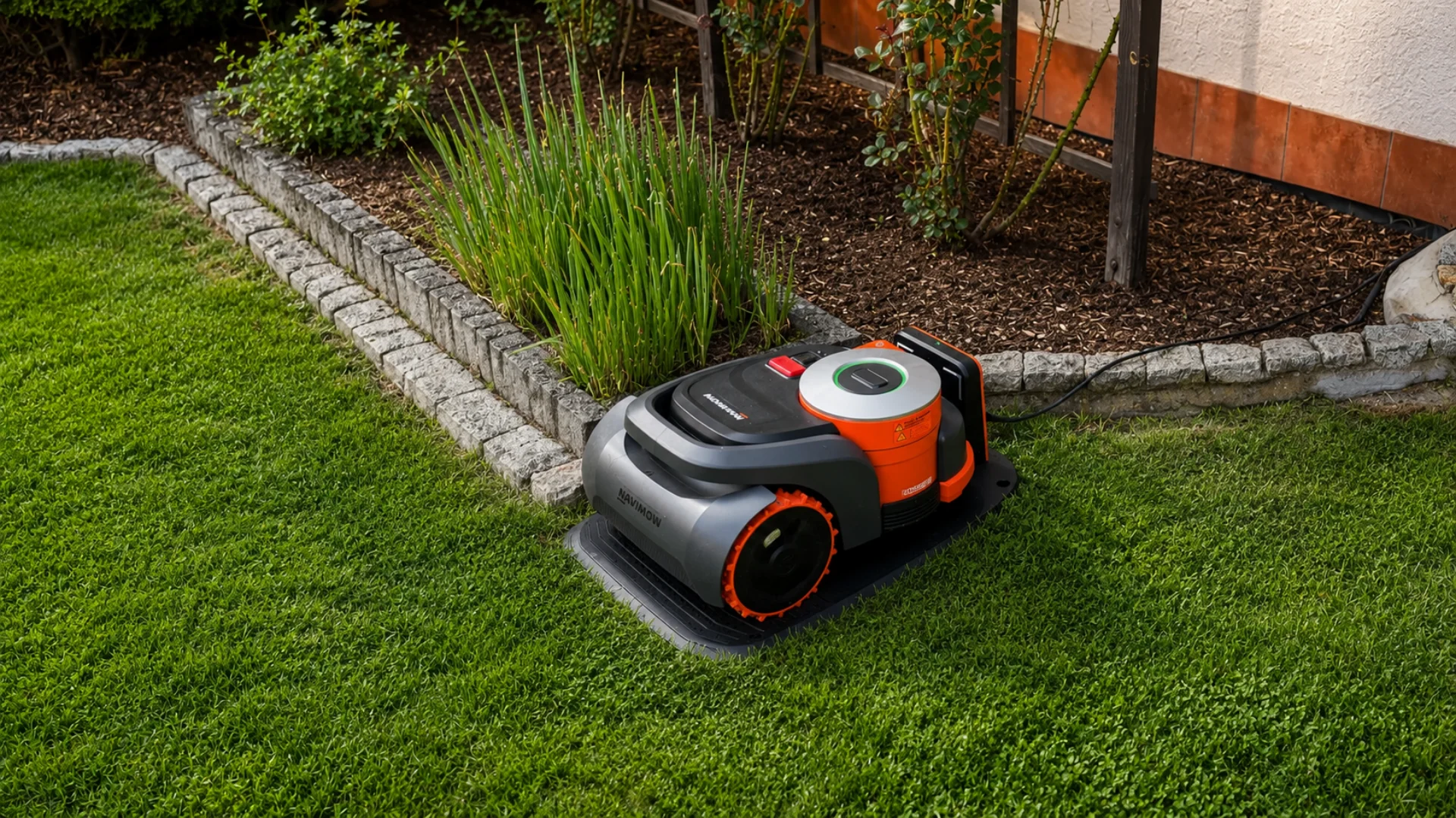 Robot koszący Segway Navimow H210.