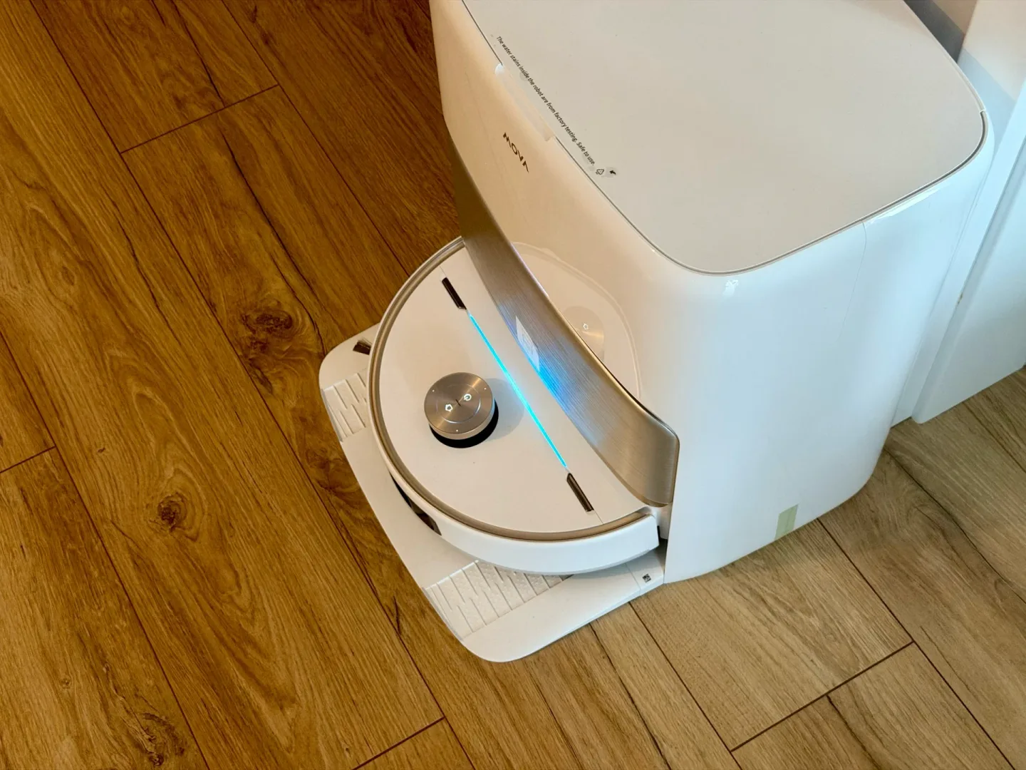 Ten robot kosztuje 5500 zł. Po chwili rozumiesz że to okazja Robot sprzątający MOVA V70 Ultra Complete.