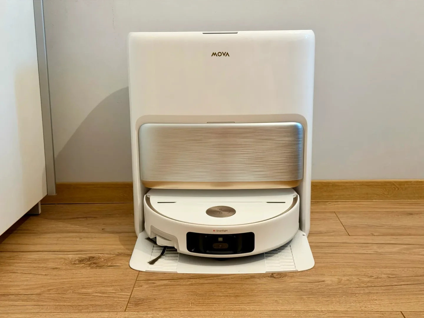 Ten robot kosztuje 5500 zł. Po chwili rozumiesz że to okazja Robot sprzątający MOVA V70 Ultra Complete.