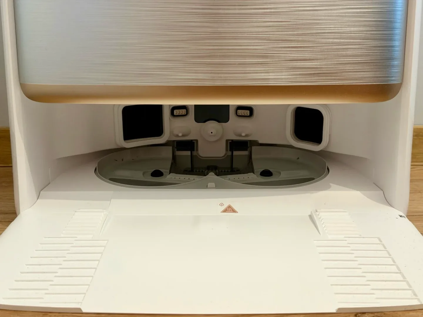 Ten robot kosztuje 5500 zł. Po chwili rozumiesz że to okazja MOVA V70 Ultra Complete.
