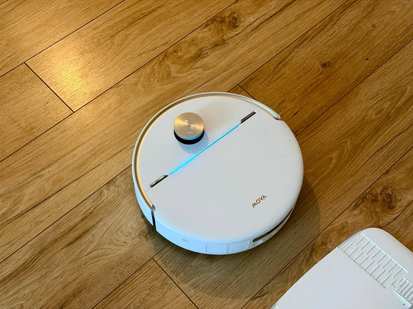Ten robot kosztuje 5500 zł. Po chwili rozumiesz że to okazja Robot sprzątający MOVA V70 Ultra Complete.