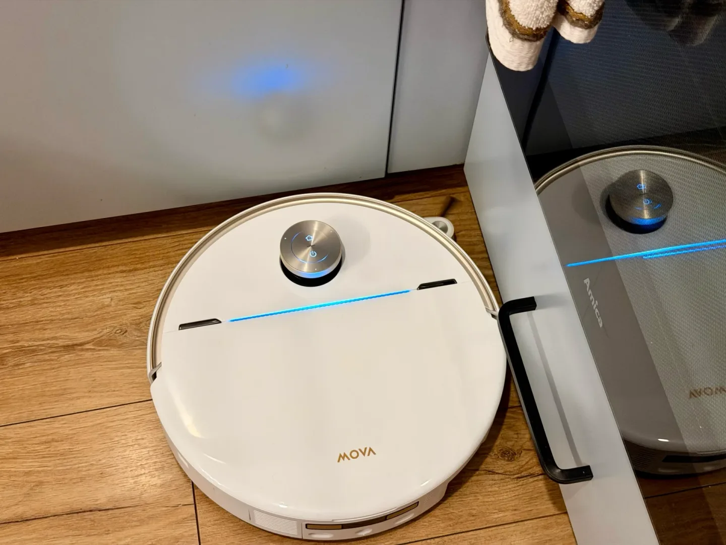 Ten robot kosztuje 5500 zł. Po chwili rozumiesz że to okazja Robot sprzątający MOVA V70 Ultra Complete.
