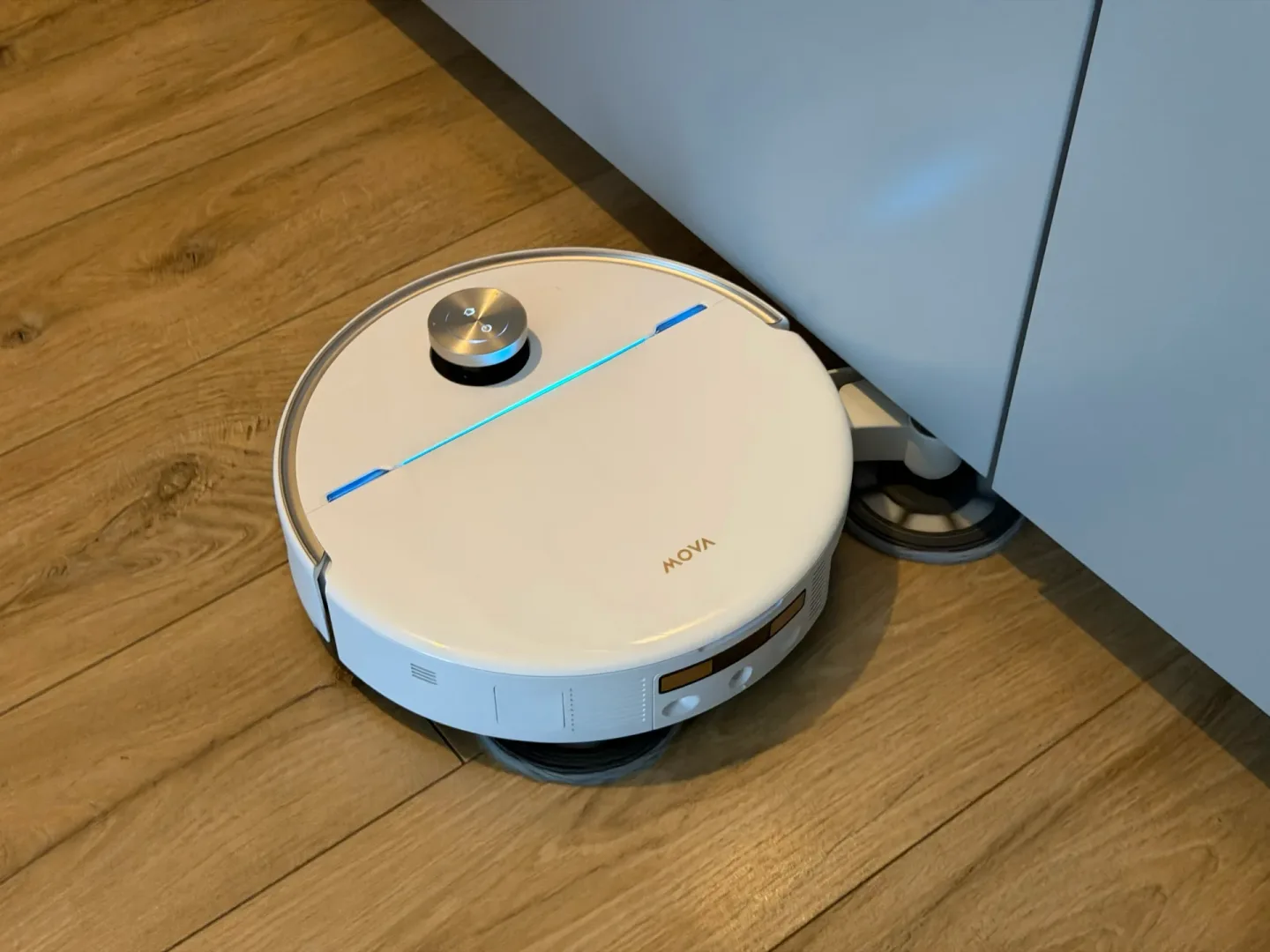 Ten robot kosztuje 5500 zł. Po chwili rozumiesz że to okazja MOVA V70 Ultra Complete.