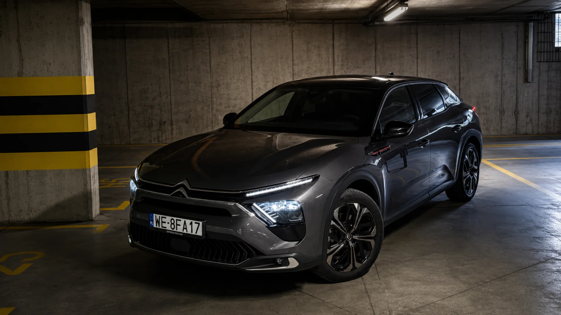 Citroen C5 X PHEV to drogowa łódź. Za 80 tys zł można pływać Test Citroen C5 X PHEV