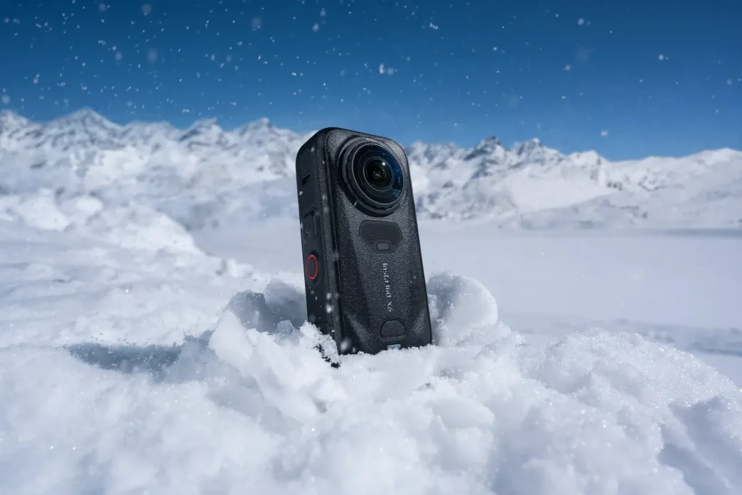 Insta360 X6