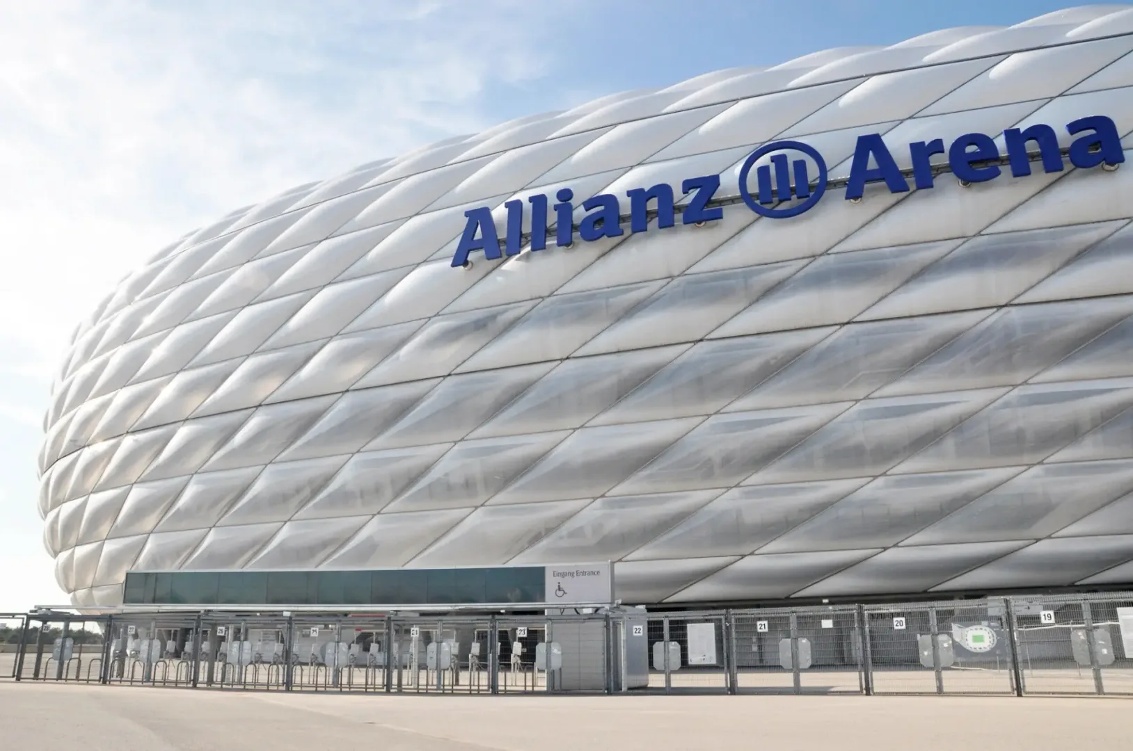 Zasada 50+1 przetrwała! Dlaczego miliarder NIE kupi Bayernu? Zasada 50+1