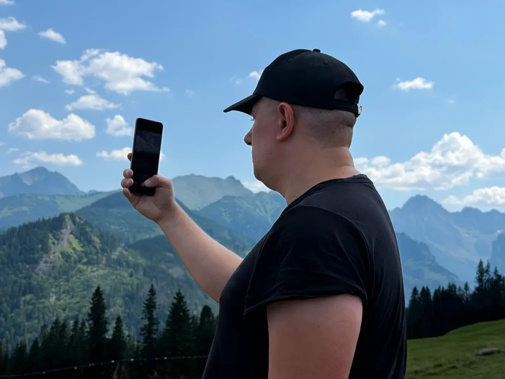 Jak robić dobre fotki smartfonem? Poradnik na przykładzie motorola razr 70 ultra.