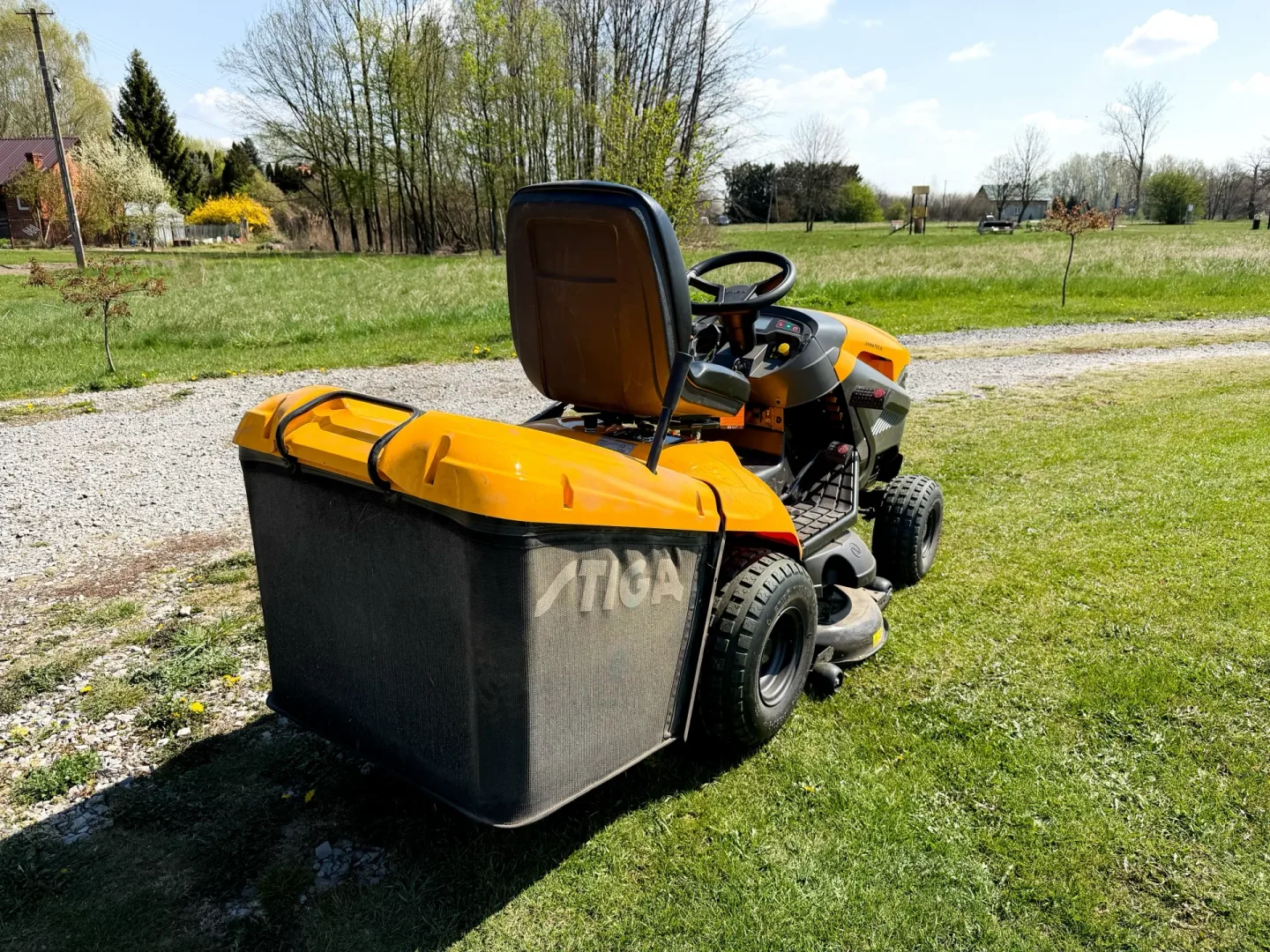 Traktor ogrodowy STIGA Estate 7102 W.