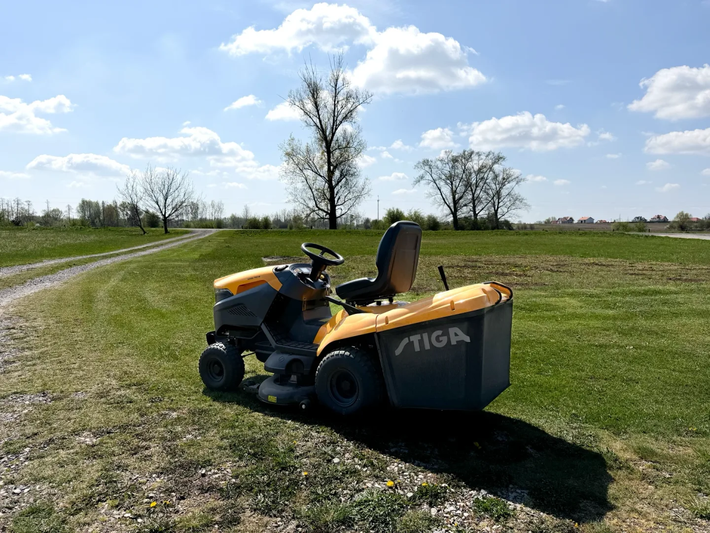 Traktor ogrodowy STIGA Estate 7102 W.