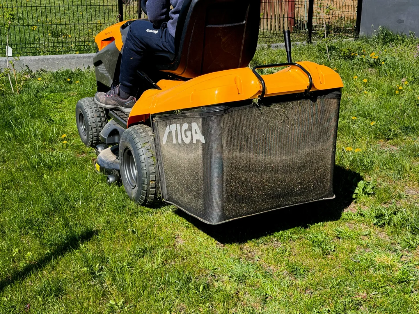 Traktor ogrodowy STIGA Estate 7102 W.