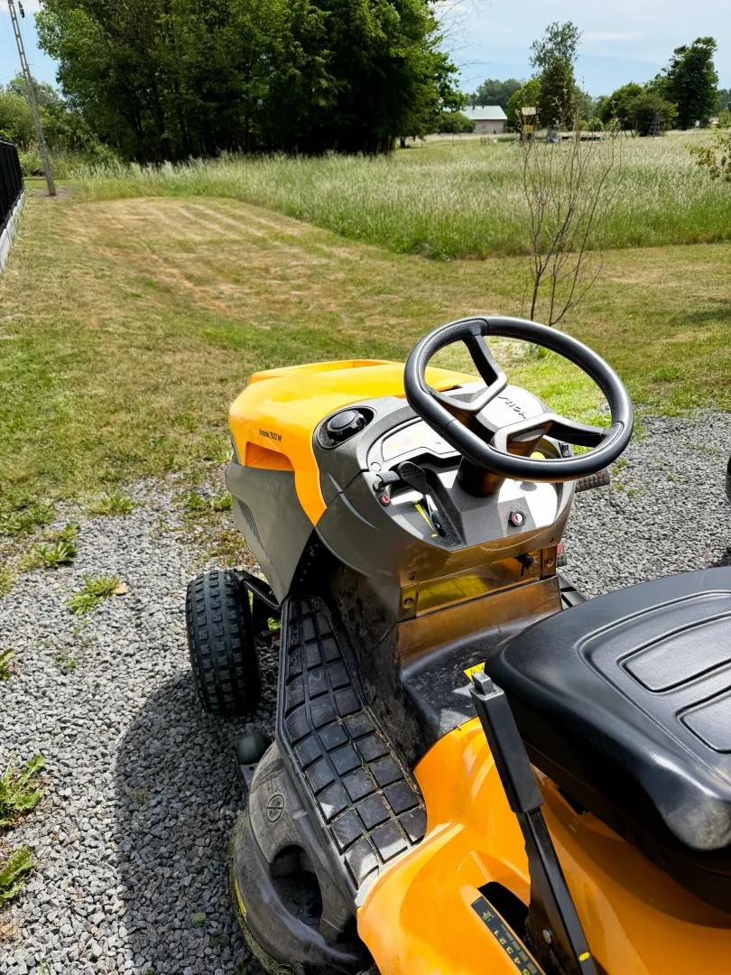 Traktor ogrodowy STIGA Estate 7102 W.