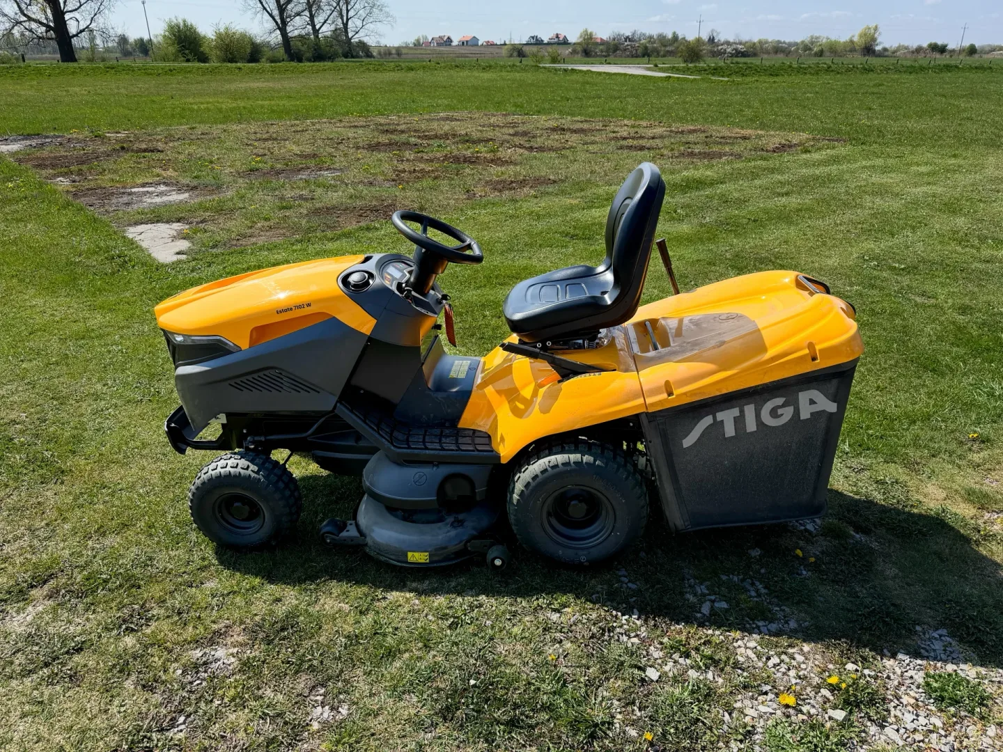 Traktor ogrodowy STIGA Estate 7102 W.
