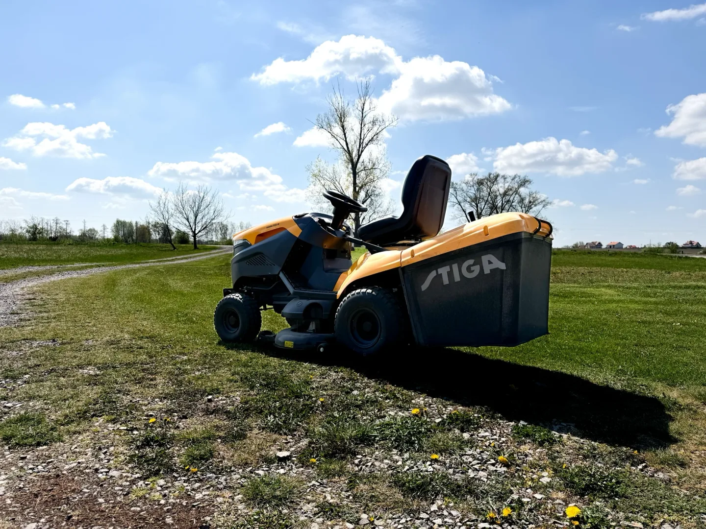 Traktor ogrodowy STIGA Estate 7102 W.
