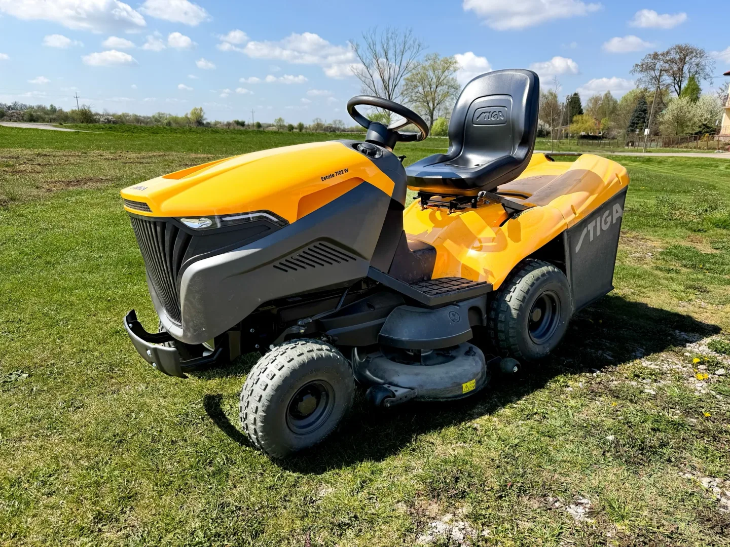 Traktor ogrodowy STIGA Estate 7102 W.