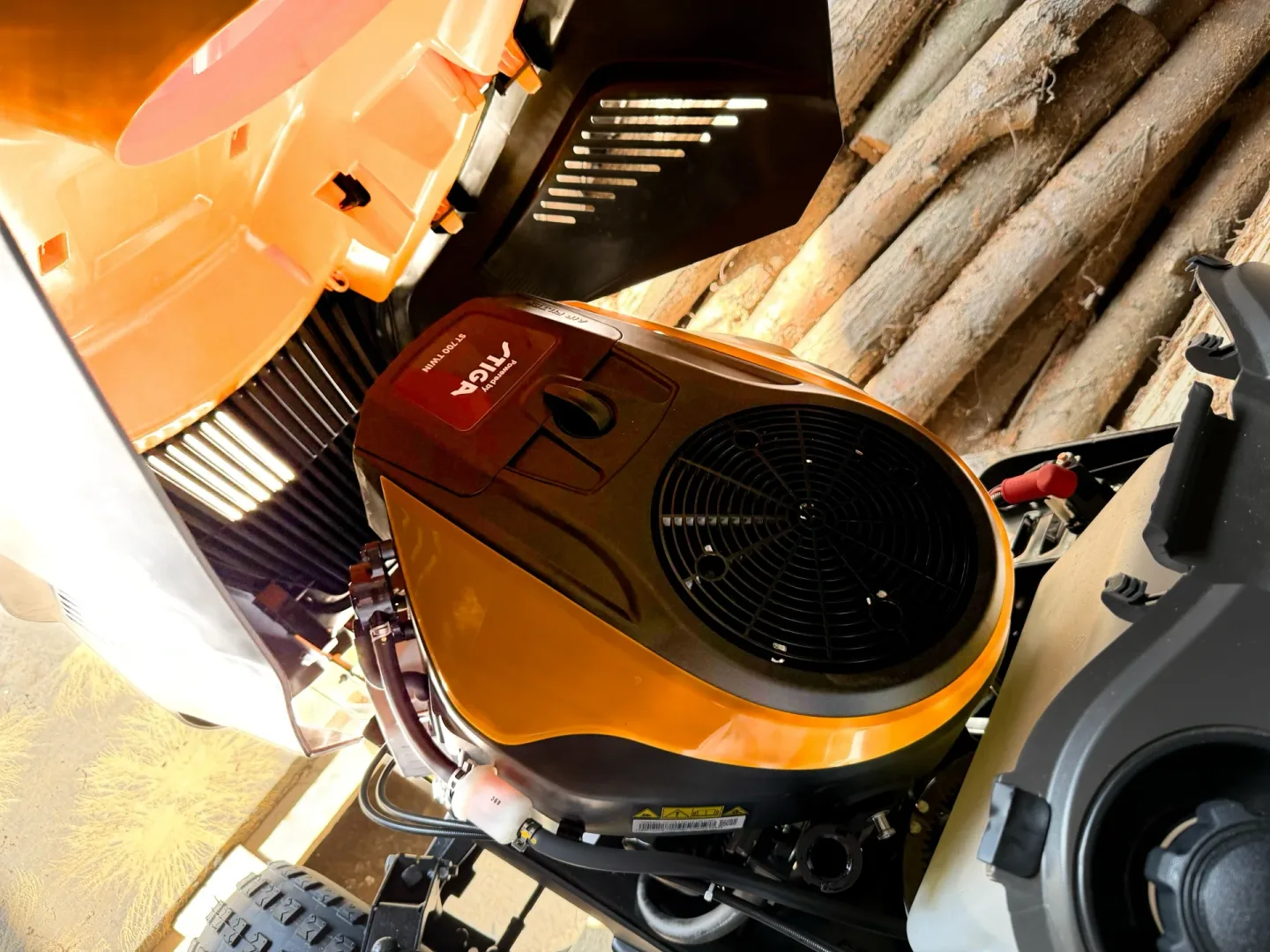 Traktor ogrodowy STIGA Estate 7102 W.