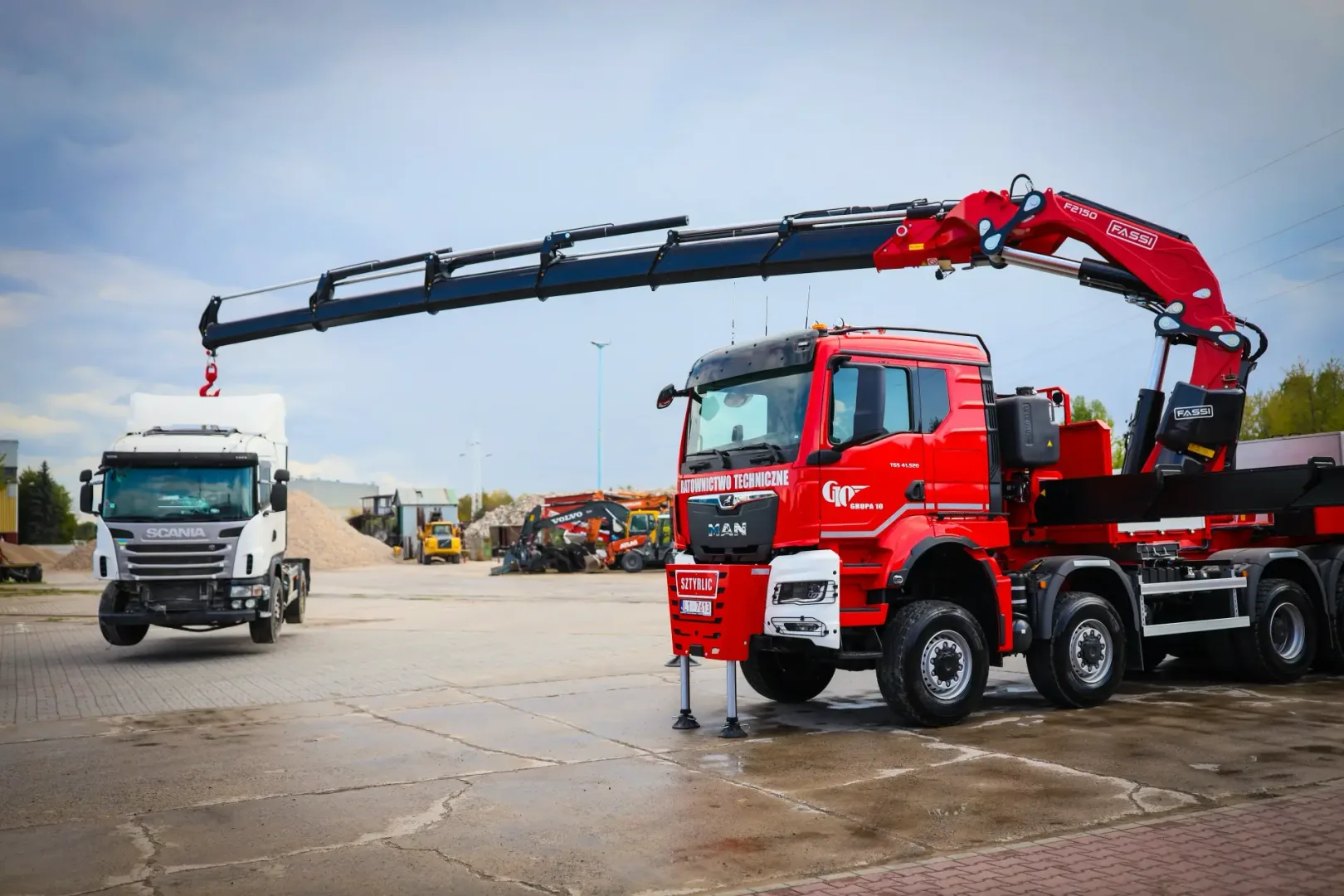 FASSI F2150RA.2.26. Ten MAN rusza na ratunek FASSI F2150RA.2.26