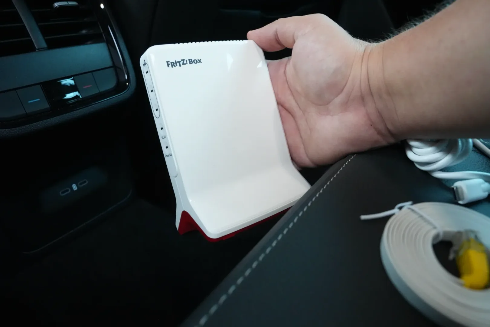 Po co komu router LTE, skoro telefon ma hotspot? Ja już wiem Router LTE FRITZ!Box 6825 4G