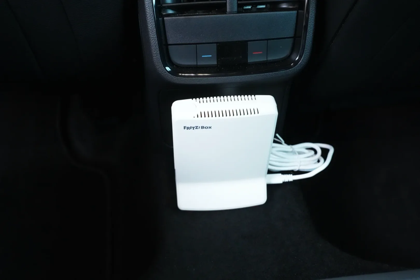Po co komu router LTE, skoro telefon ma hotspot? Ja już wiem Router LTE FRITZ!Box 6825 4G