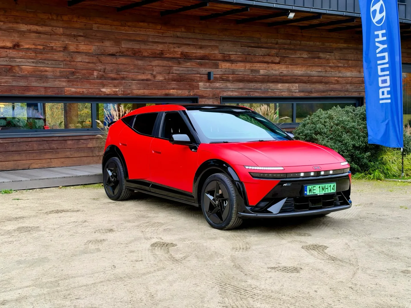 Jeździłem Hyundai IONIQ 3. Fajne auto ale CRX nie odzobaczę Hyundai IONIQ 3