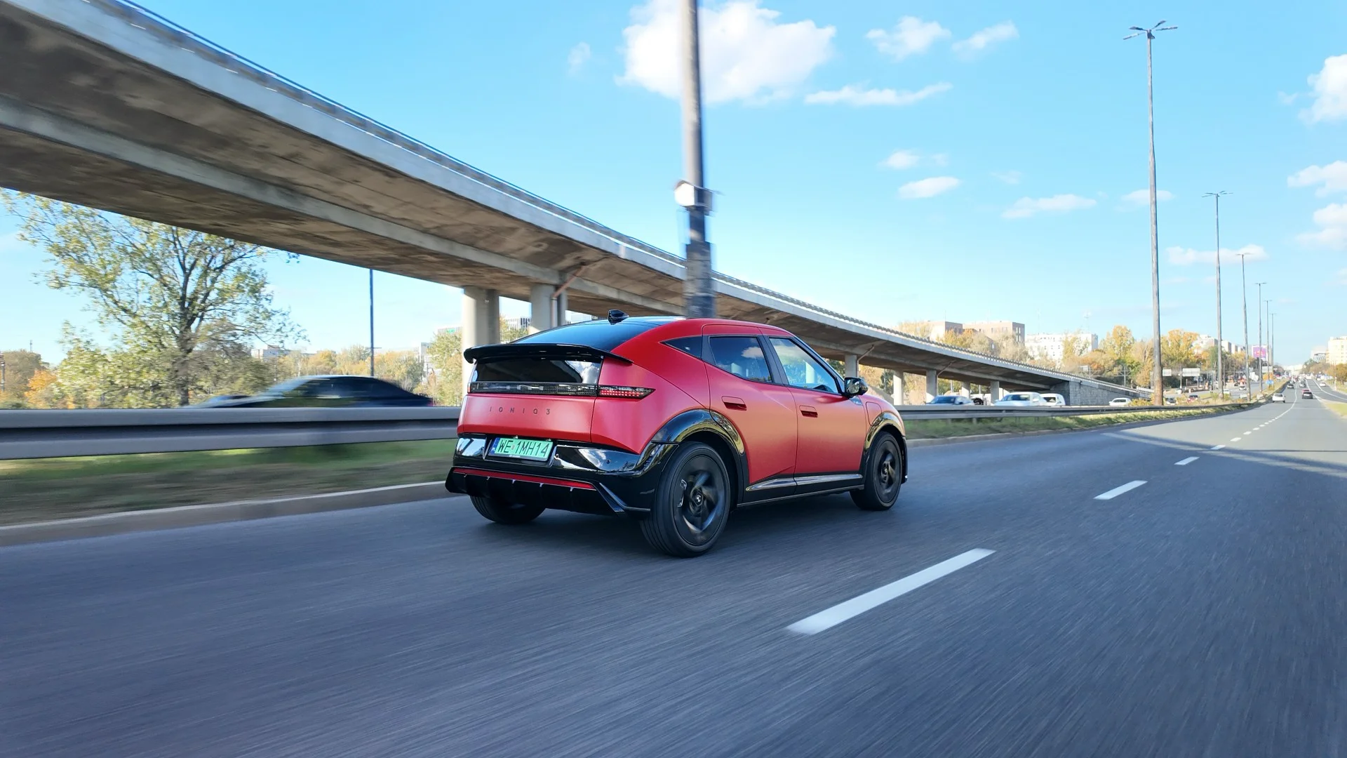 Jeździłem Hyundai IONIQ 3. Fajne auto ale CRX nie odzobaczę Hyundai IONIQ 3