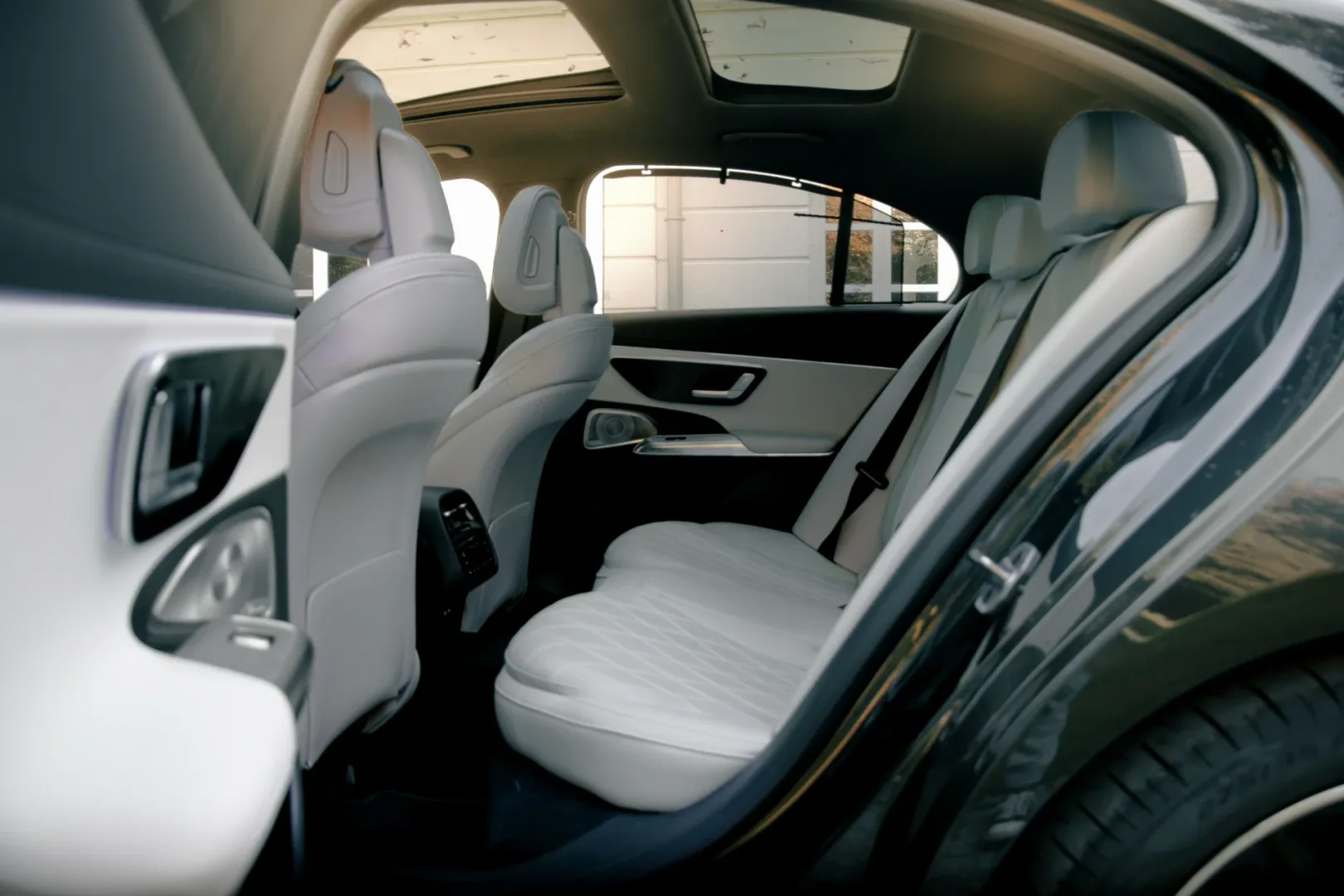 2026 Mercedes-Benz Klasa E 220d 4MATIC Limousine