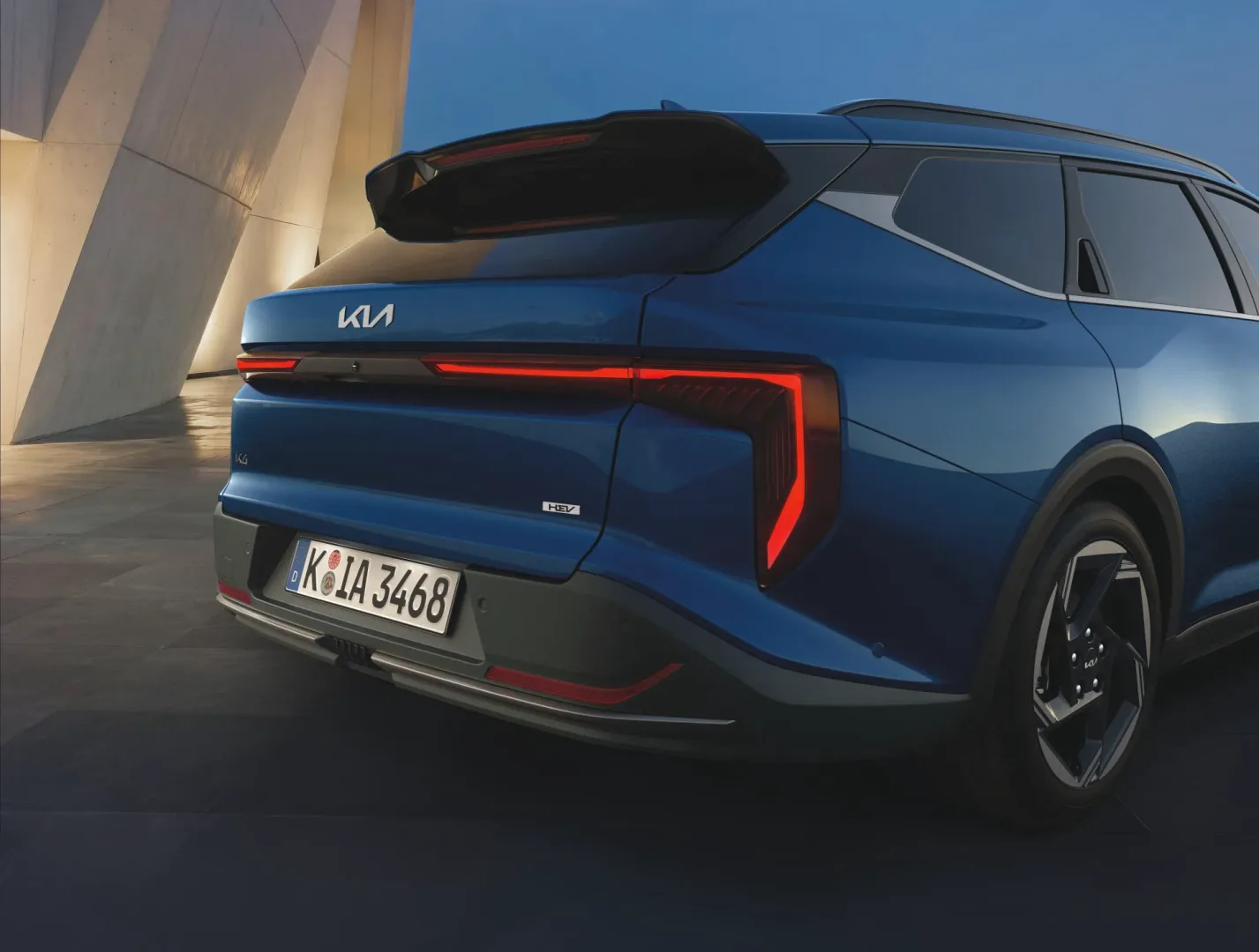 Kia K4 HEV w Polsce. Rodzinne kombi za 130 990 zł. Warto? Kia K4 HEV